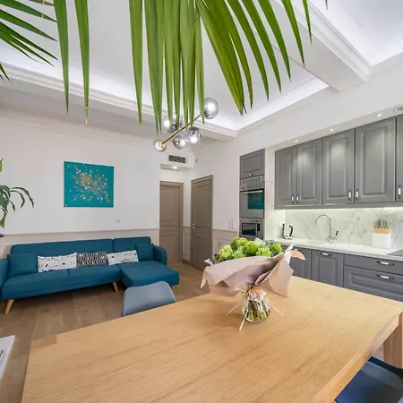 Cozystay - 1124 - 3-bedroom In The Heart Of With Terrace Апартаменты *