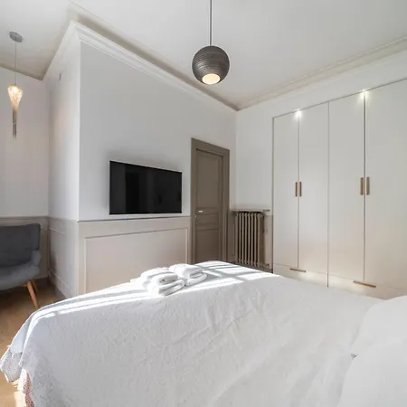 Cozystay - 1124 - 3-bedroom In The Heart Of With Terrace Канны