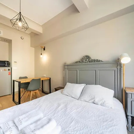 Cozystay - 1124 - 3-bedroom In The Heart Of With Terrace *